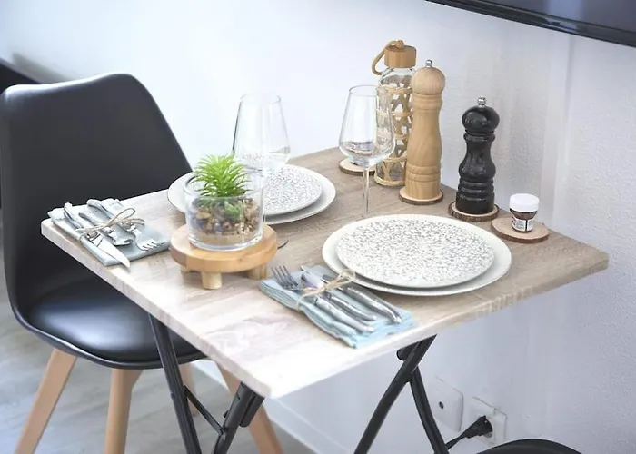 L'authentique *studio *parking Prive* *wifi*calme Апартаменты